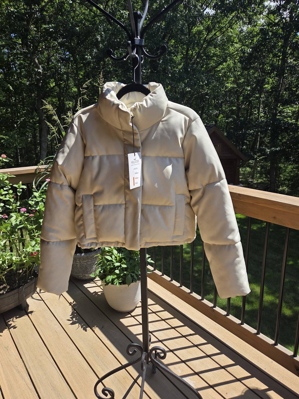 Hollister Cream-Beige Cropped Puffer Jacket